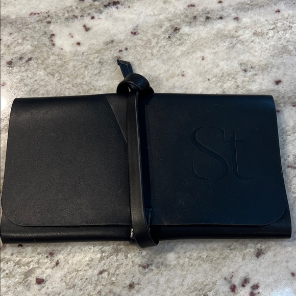 Seint Makeup Leather Wallet with Strap - Picture 1 of 8